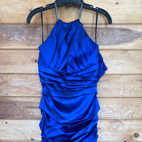 Le Chateau formal dress - Picture 1 of 9